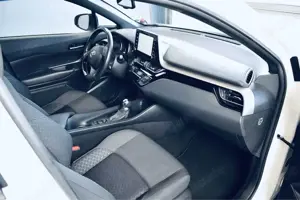 Toyota C-HR C-HR Hybrid Team Deutschland Bild 2