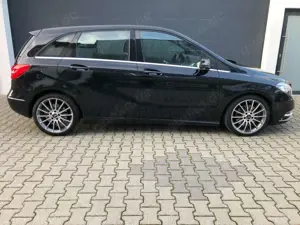 Mercedes-Benz B 220 Sport 4M LED Kam. Leder Pano Standheiz. Bild 5