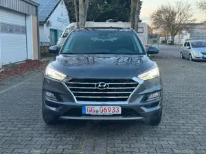 Hyundai TUCSON Trend 4WD 1.6T-GDI VOLL PANO LEDER 360K A Bild 2