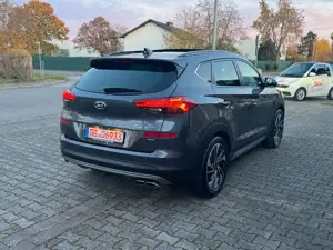 Hyundai TUCSON Trend 4WD 1.6T-GDI VOLL PANO LEDER 360K A Bild 4