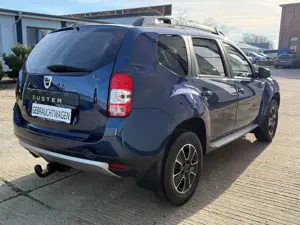 Dacia Duster I Black Shadow 4x2 Navi, AHK Bild 5