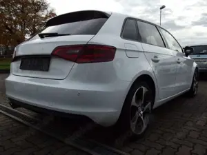 Audi A3 Sportback ambition NAVI XENON ALU 1.HAND Bild 3