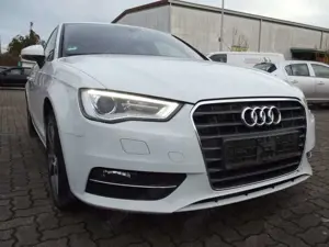 Audi A3 Sportback ambition NAVI XENON ALU 1.HAND Bild 4