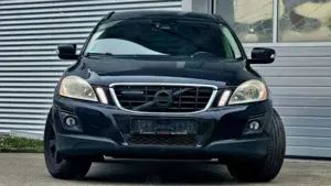 Volvo XC60 Momentum AWD AHK ACC Navi Klima Shzg Bild 3