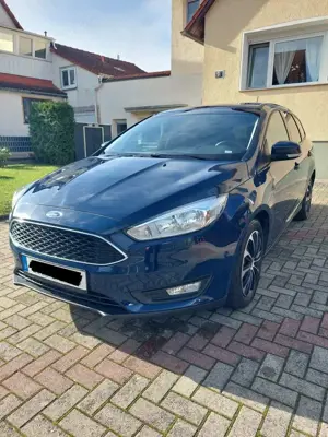 Ford Focus Kombi Diesel mit Anhängerkupplung