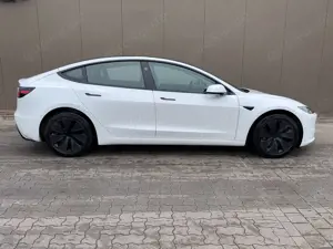 Tesla Model 3 Tesla MODEL 3*HIGHLAND*RWD*MWST*1.HAND Bild 2