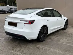 Tesla Model 3 Tesla MODEL 3*HIGHLAND*RWD*MWST*1.HAND Bild 4