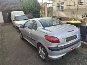 Peugeot 206 CC 110 Bild 2