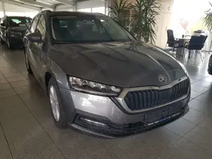 Skoda Octavia Combi 4 TDI DSG Navi PDC vo+hi LED Sitzheiz hi+vo