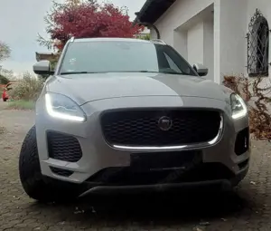 Jaguar E-Pace E-Pace P250 AWD Aut. R-Dynamic HSE Bild 2