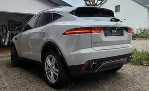 Jaguar E-Pace E-Pace P250 AWD Aut. R-Dynamic HSE Bild 3
