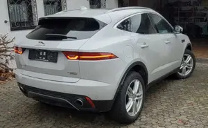 Jaguar E-Pace E-Pace P250 AWD Aut. R-Dynamic HSE Bild 4