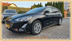 Ford Focus Turnier Titanium LED RFK AWR ACC AHK 1.HA