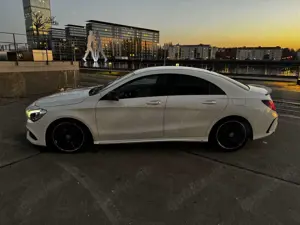 Mercedes-Benz CLA 200 CLA 200 AMG Line mit Night-Paket Bild 2
