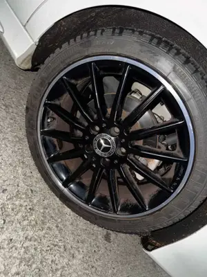 Mercedes-Benz CLA 200 CLA 200 AMG Line mit Night-Paket Bild 4