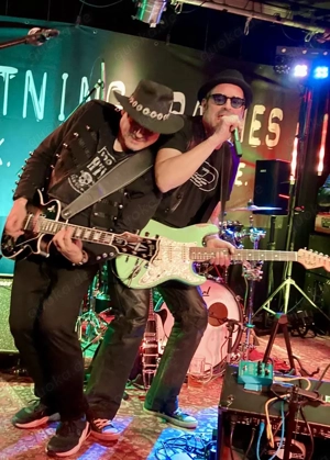 Gitarrist (56) sucht Anschluss an engagierte Amateurband