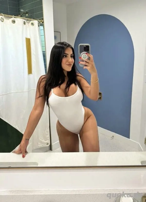 I am an escort available 