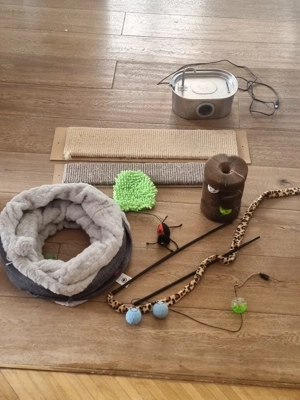 Katzenzubehör abzugeben