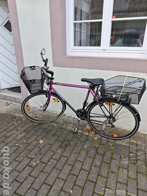 Schweizer Qualität Trekkingrad 28Zoll 21Gang integrierter Bordcomputer 