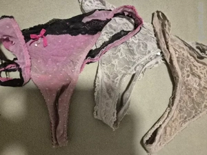 getragene strings und socken