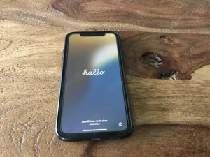 iPhone 11 64 GB in rot