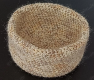 Kleiner stabiler Häkelkorb zur Dekoration oder Aufbewahrung