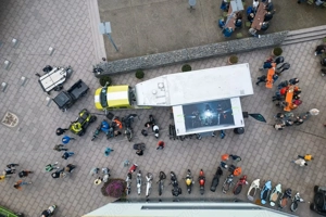 Mercedes-Benz Event Truck- Auflieger Bild 5