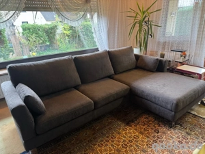 Bequeme Couch mit Liegefunktion