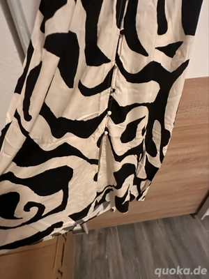 Schwarz beigen Kleid!