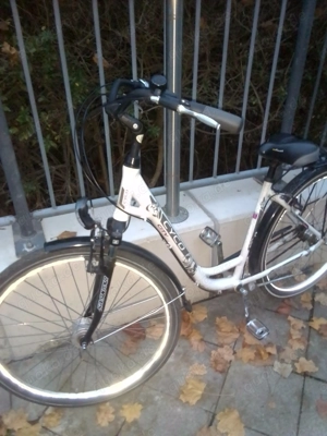 Damen-Rad 28 er .gebraucht. 