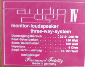 Schöne Holzboxen mit defekten Chasien