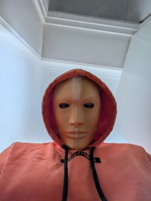 Er sucht sie  Bild 2