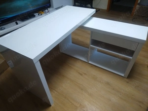 Weißer Schreibtisch