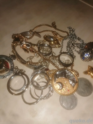 Suche Antik Schmuck, Gold  Silberbarren und Münzen 