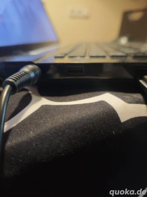 Ich verkaufe ein alten Toshiba Satellite C75-A-13R Laptop Bild 5