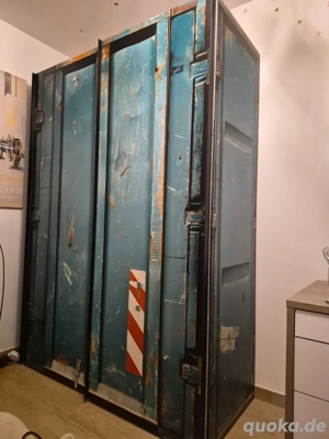 Kleiderschrank im authentischen CONTAINER-LOOK (Home24) - NEUWERTIG!!
