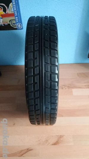 Wanduhr Reifen Optik  Bild 2