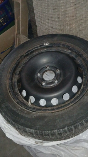 Verkaufe hier einen kompletten Satz mit 4 Winterreifen auf Stahlfelgen.