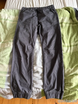NEUWERTIGE Jungen Jeans  Stoff Hose Marke YIGGA, Größe 152