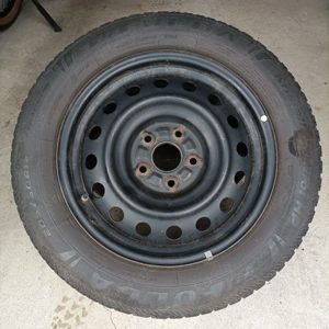 4 Winterkompletträder 205 60 R16 96H mit Reifendrucksensoren u. Felgenbaum m. Abdeckung
