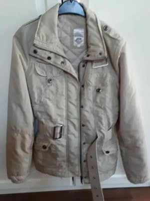 Wattierte Jacke in beige von Greystone in Größe 36 mit Gürtel