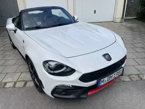 Abarth 124 Spider Cabrio Bild 2
