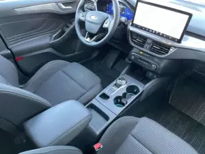 Ford Focus 1.5 EcoBlue Lim. Titanium X Autom. AHK, Navi, Bild 3