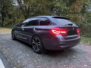 BMW 320 320d Touring Aut. Sport Line LED AHK Head-Up