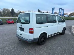 Volkswagen T5 Transporter Kasten-Kombi 9 Sitzer Klima Bild 5