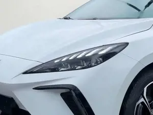 MG MG4 XPOWER 4x4 64 kWh 435PS Track-Mode-Display Bild 5