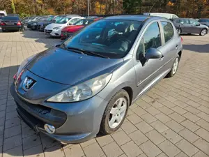 Peugeot 207 Urban Move Bild 2