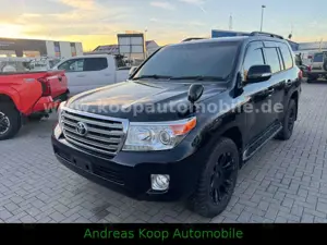 Toyota Land Cruiser 200 4.6 V8 Rechtslenker Top!