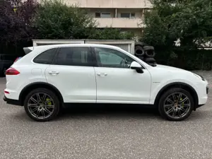 Porsche Cayenne S E-Hybrid 21" TOP ZUSTAND Bild 5