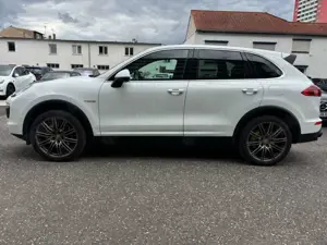 Porsche Cayenne S E-Hybrid 21" TOP ZUSTAND Bild 4